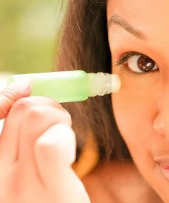 Wanderlust By Abby Hero Status Roll Model Brightening Roll-On Eye Serum Kit