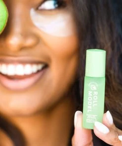 Wanderlust By Abby Hero Status Roll Model Brightening Roll-On Eye Serum Kit 7 Wanderlust By Abby Hero Status Roll Model Brightening Roll-On Eye Serum Kit