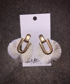 Wanderlust By Abby Gold Earring With Cream Feather