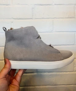 Wanderlust By Abby Lottie Sneaker NEW